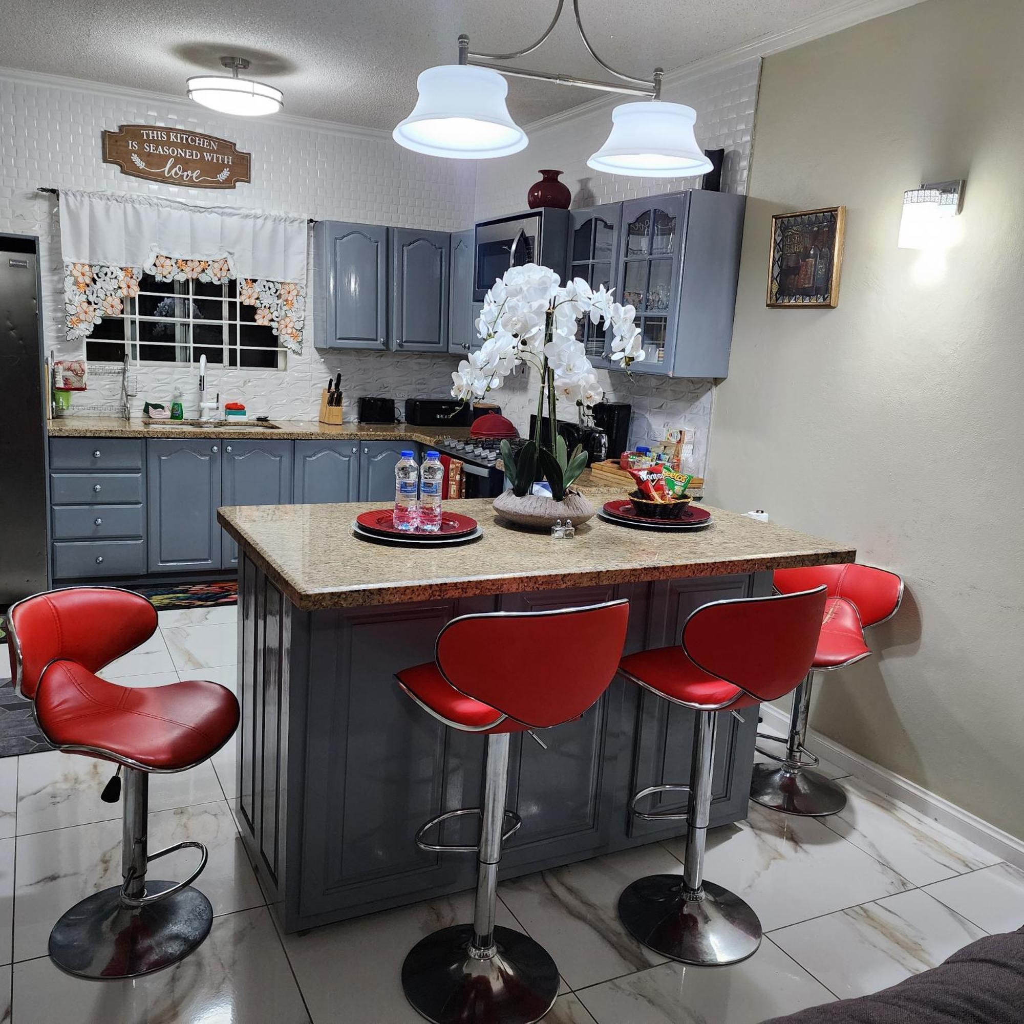 Spacious Luxury 3 Bed Rooms In Kingston Luaran gambar