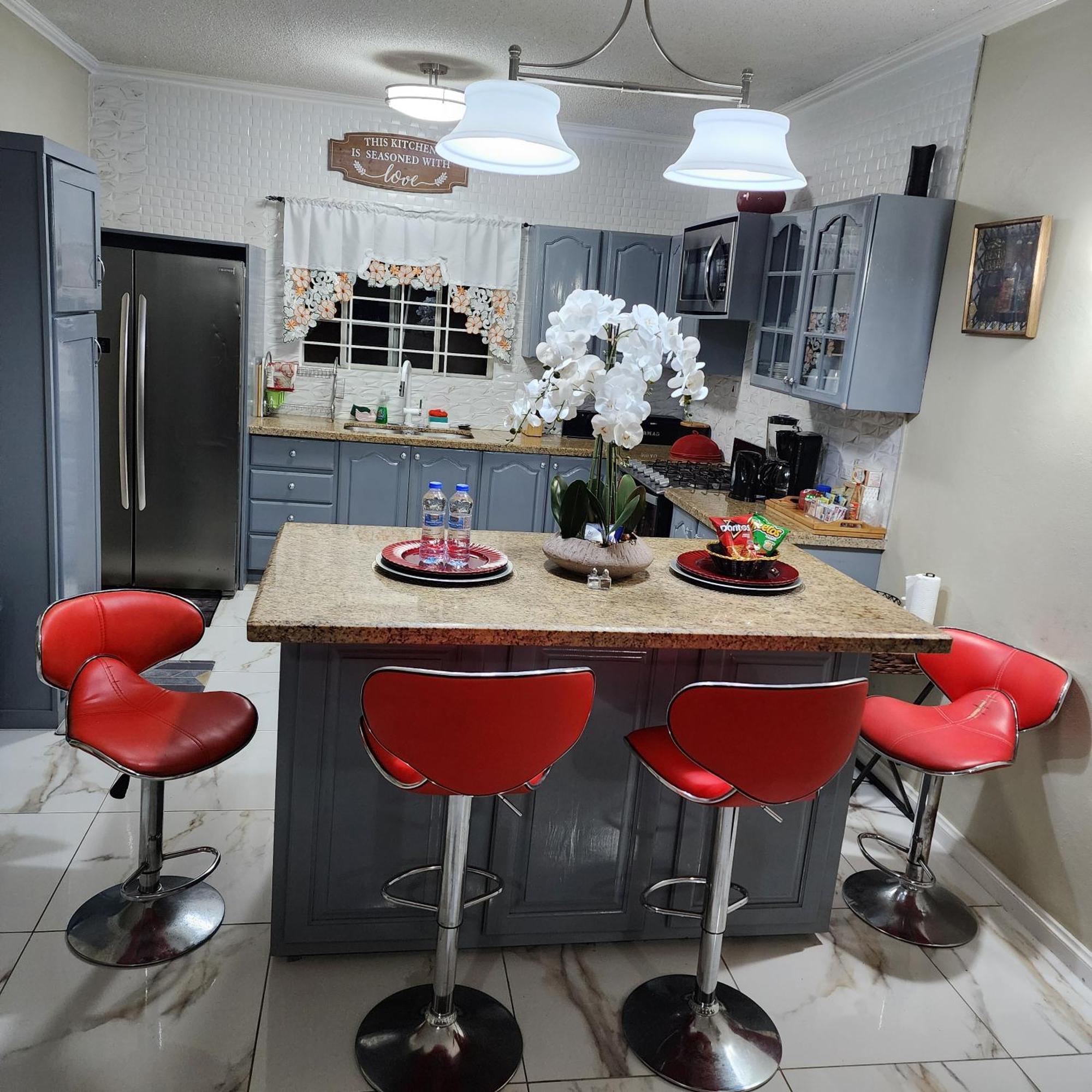 Spacious Luxury 3 Bed Rooms In Kingston Luaran gambar